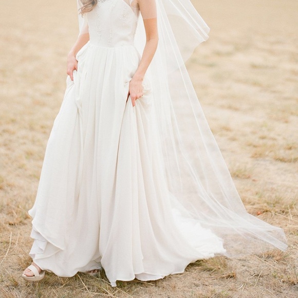 white chapel veil with blusher - Picture 2 of 2